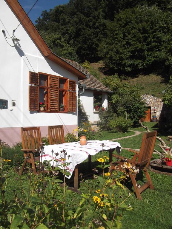 Tulipános Vendégház Obanya Exterior foto